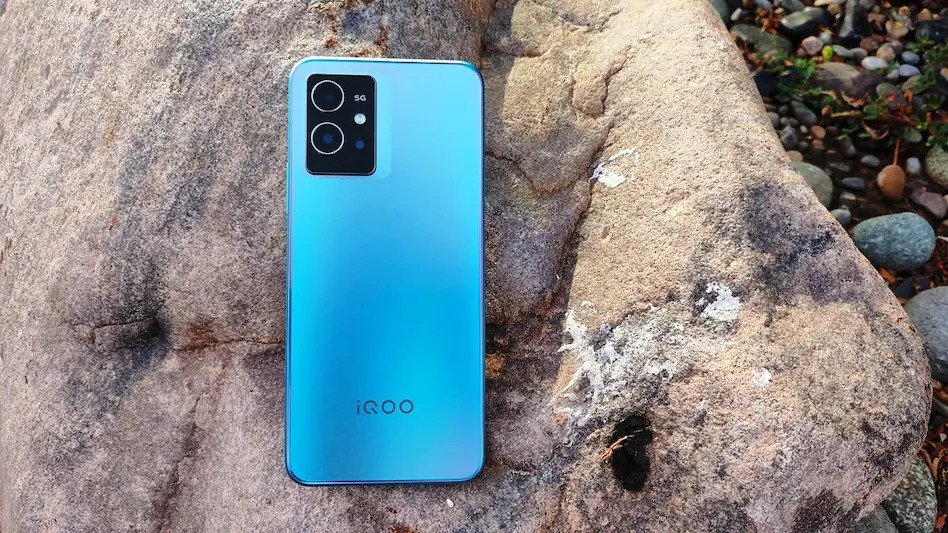 vivo iQOO Z6 44W Review